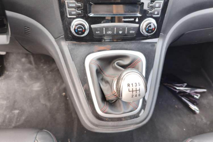 Used Haval H6 2016 Upgraded Model 1.5T Manual Two-Wheel Drive Elite Version
