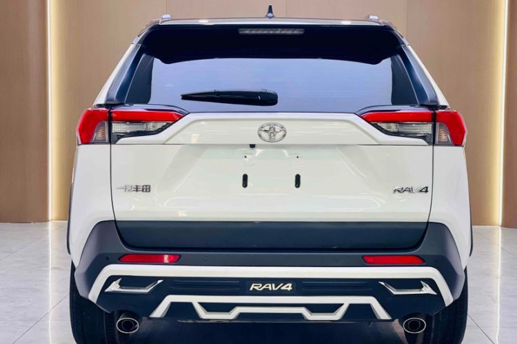 Used Toyota RAV4 2023 2.0L CVT Two-Wheel Drive Fashion Plus Edition
