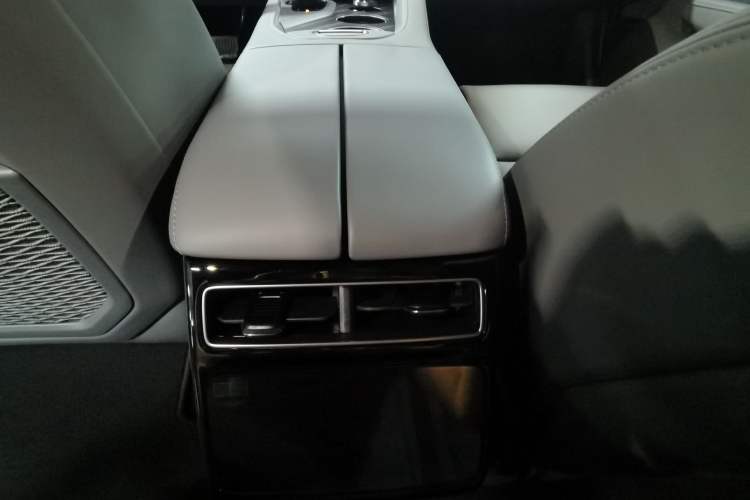 Used Zeekr 001 2025 WE Edition 100 kWh Rear-Wheel Drive
