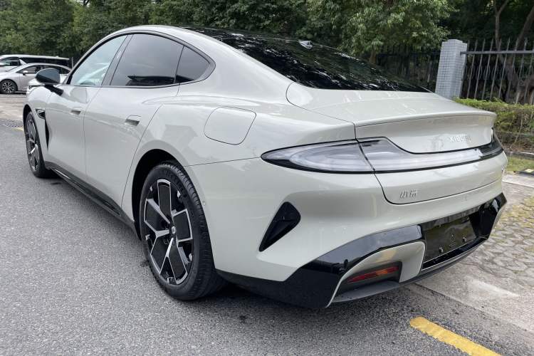 Used  SU7 2024 Rear-Drive Long-Range Intelligent Driving Version
