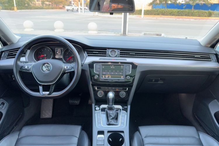 Used Volkswagen Magotan 2017 330TSI DSG Leading Model