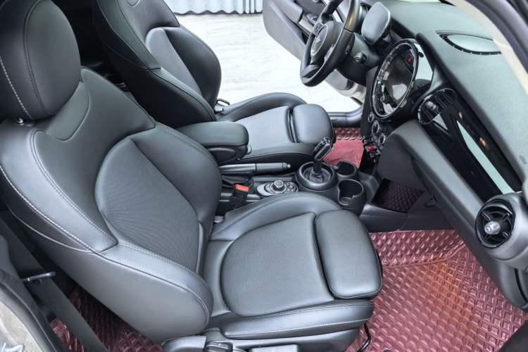 Used  MINI 2023 Updated 1.5T COOPER Artist
