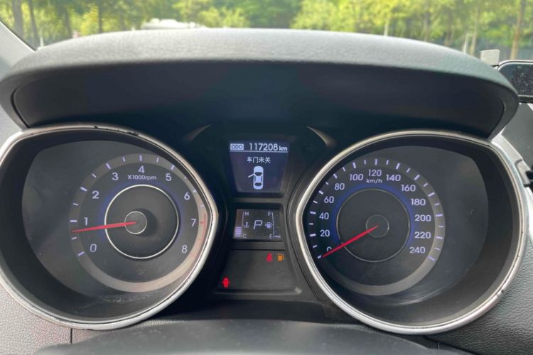 Used Hyundai Elantra 2015 1.6L Automatic Leading Model
