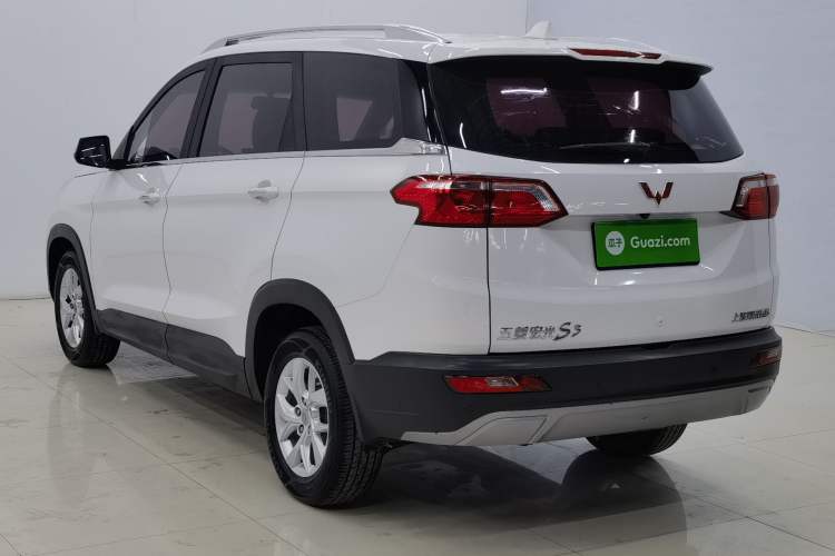 Used Wuling Hongguang S3 2018 1.5L Manual Luxury Model China V Standard
