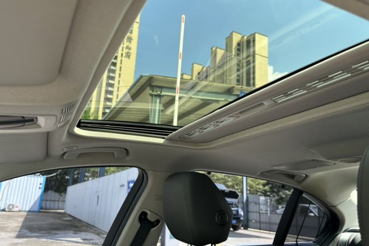 Used BMW 3 Series 2016 320Li Ambition Model
