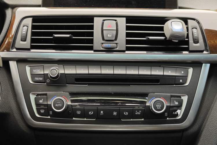 Used BMW 3 Series 2015 320Li Luxury Design Package Premium Edition