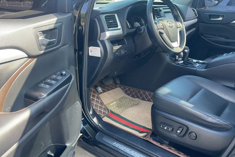 Used Toyota Highlander 2018 2.0T Four-Wheel Drive Luxury Version 7 Seats China VI Standard
