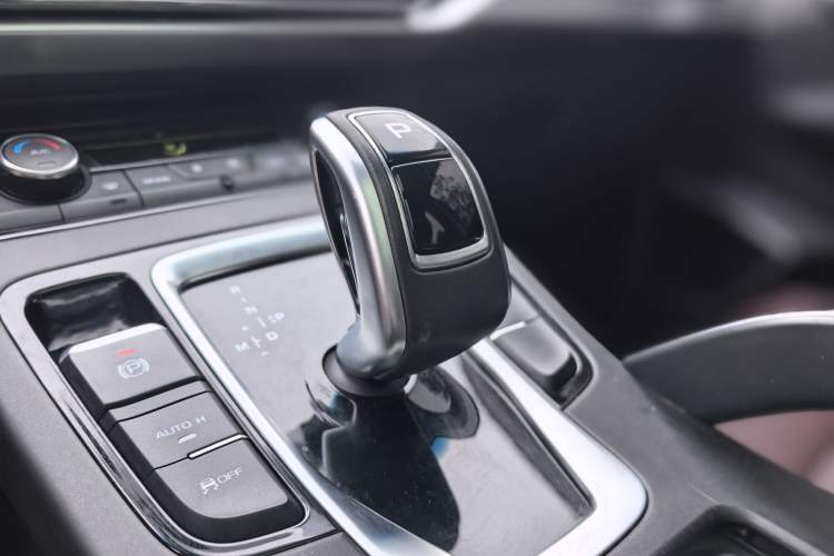 Used Geely Auto Emgrand X7 Sport 2022 1.8TD DCT Zhiya Trim