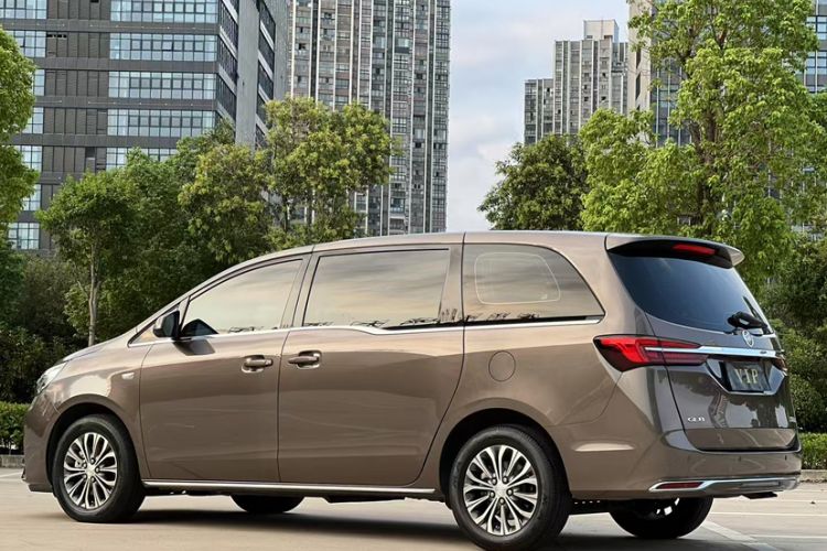 Used Buick GL8 2023 Land Executive Class Comfort Model
