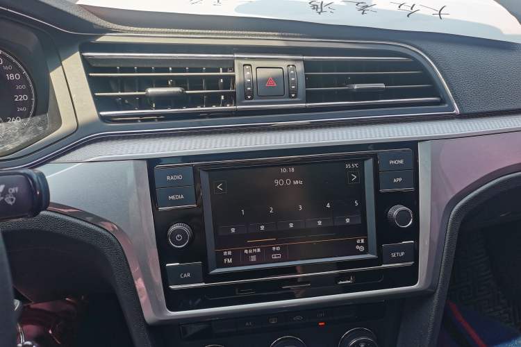 Used Volkswagen Lamando 2019 230TSI DSG Fashion Edition China VI
