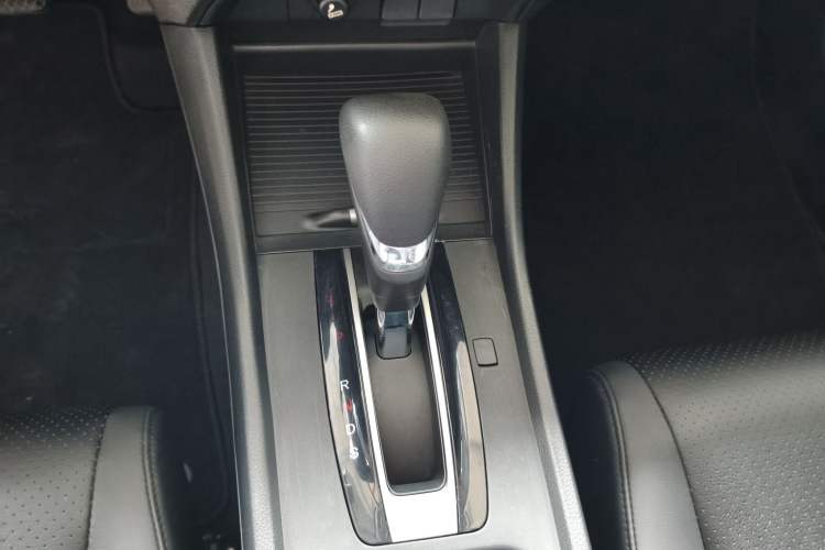 Used Honda Jade 2017 1.8L automatic Comfort version 5 seats