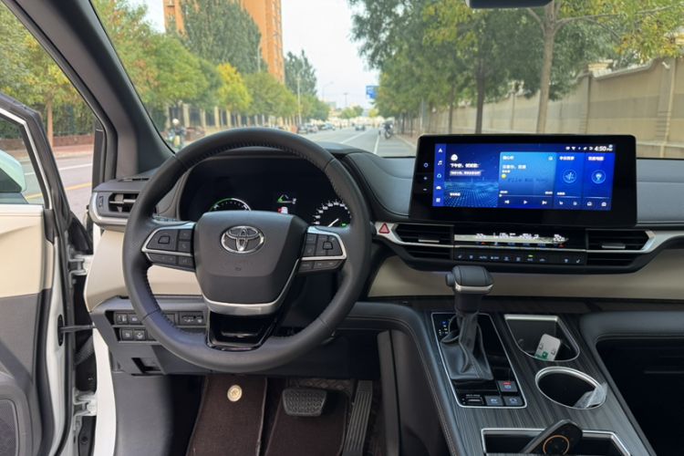 Used Toyota Sienna 2021 2.5L Hybrid Premium Edition
