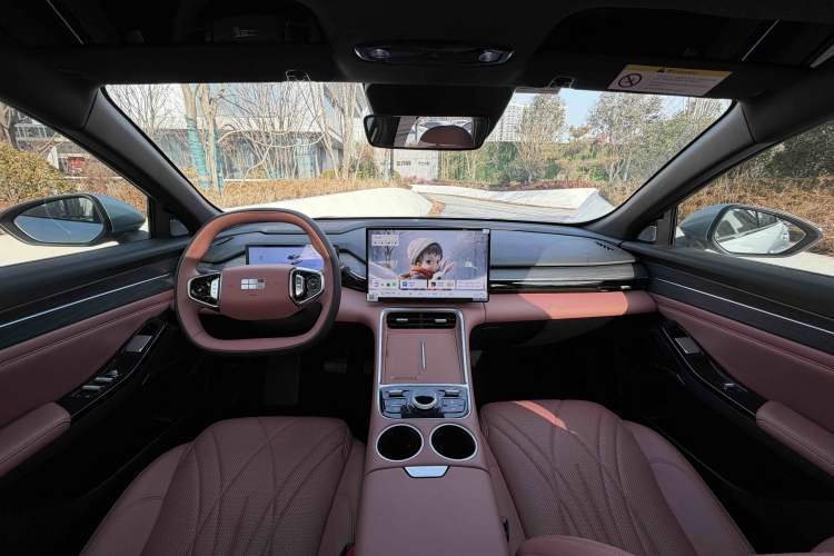 Used  L6 2025 EM-i 140km Starship Edition
