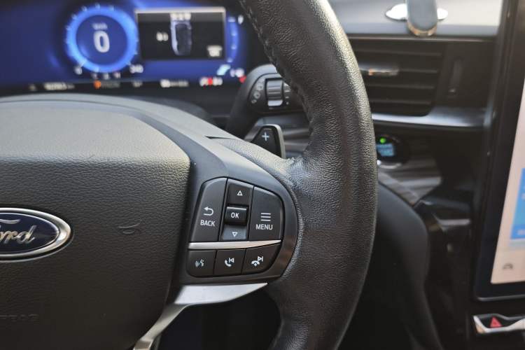 Used Ford Explorer 2020 EcoBoost 285 4x4 Titanium Edition 6 Seats