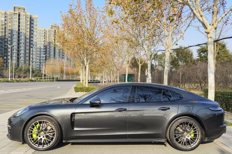 Used Porsche Panamera 2023-Year Restyled Panamera 4 E-Hybrid Platinum Edition 2.9T
