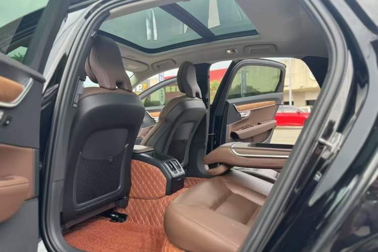 Used Volvo S90 2020 Facelifted T5 Zhiyi Luxury Edition
