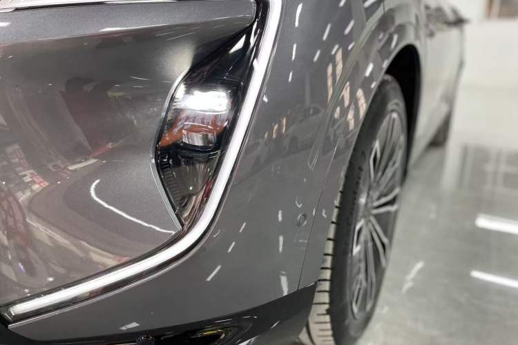 Used  07 2024 Max Extended-Range Edition