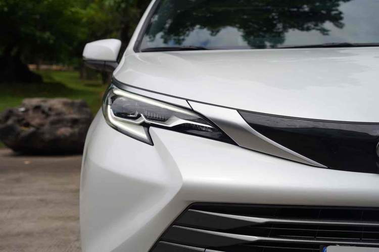 Used Toyota Sienna 2024 2.5L Hybrid Ultimate Edition
