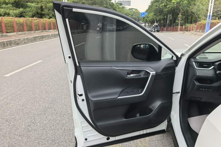 Used Toyota RAV4 2021 2.0L CVT 4x4 Style PLUS Edition
