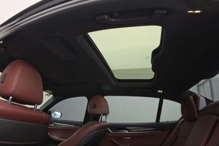 Used BMW 5 Series 2019 Facelifted 530Li Leading Edition M Sport Package