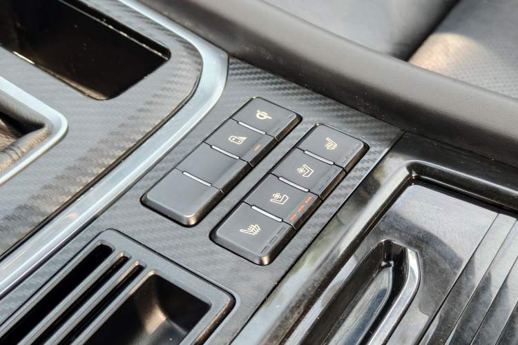 Used GAC Trumpchi GS7 2017 320T Two-Wheel-Drive Luxury Smart Connectivity Model
