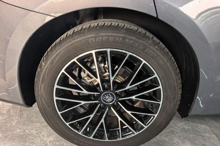 Used BYD Qin L 2025 DM-i Smart Drive 120KM Excellence Model
