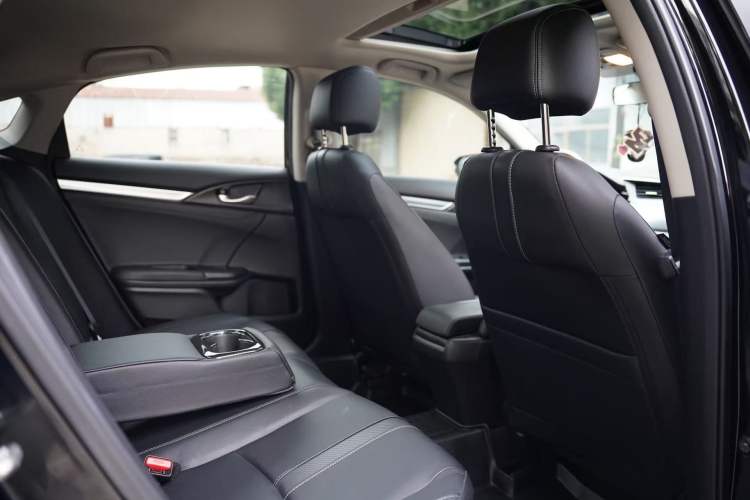 Used Honda Civic 2016 220TURBO CVT Prestige Edition
