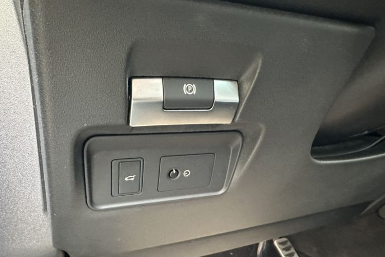 Used Land Rover Discovery Sport 2022 Revised Version 2 249 PS R-Dynamic SE Performance Tech Edition 5 Seats
