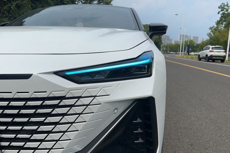 Used Changan UNI-V 2023 1.5T Prestige Model
