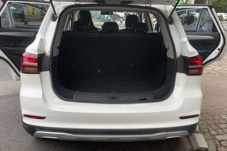 Used Roewe RX5 2016 20T Two-Wheel Drive Automatic Internet Smart Edition
