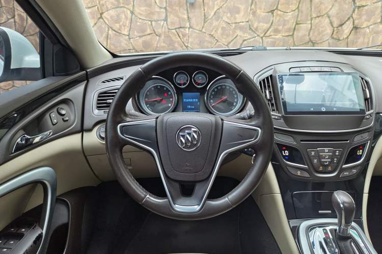 Used Buick Regal 2015 2.0L Leading Fashion Edition
