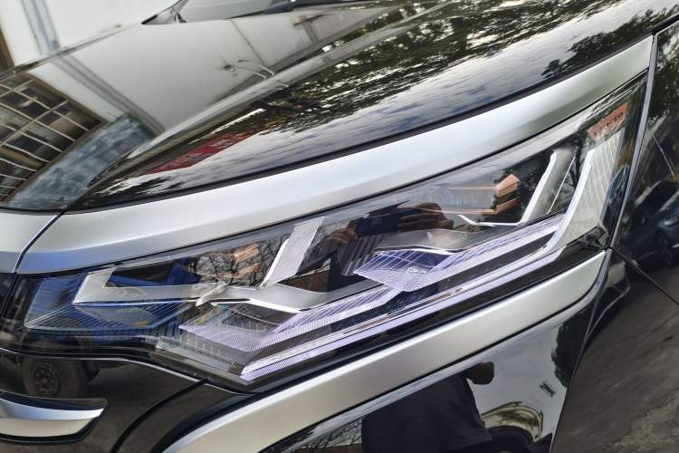 Used Denza D9 2022 DM-i 1040 Prestige Model