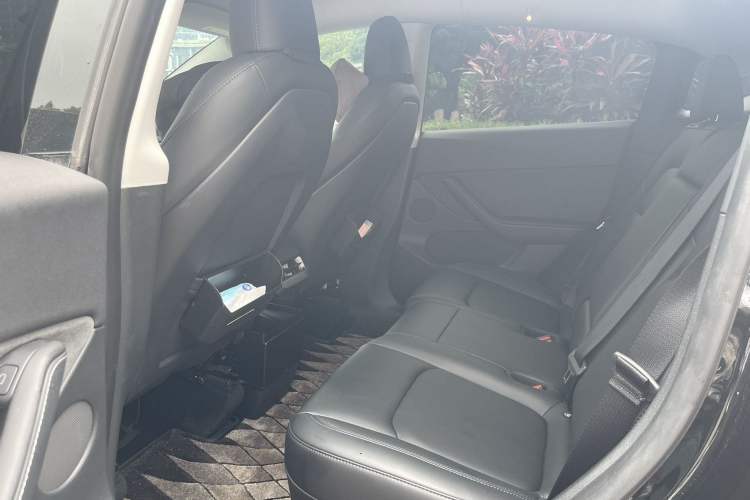 Used Tesla Model Y 2023 Long-Range All-Wheel-Drive Version
