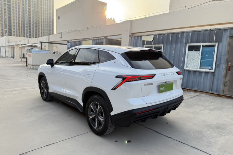 Used JETOUR Dashing 2023 1.5T DCT Starlight Shine Pro Edition
