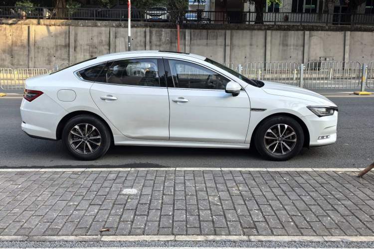 Used BYD Qin Pro New Energy 2019 DM Super Edition 1.5TI Automatic Smart Connect X-Trail Model China V Standard
