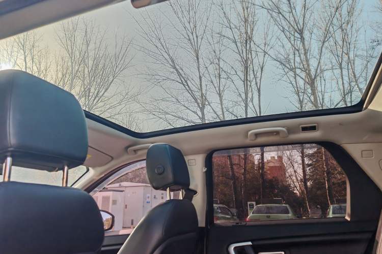 Used Land Rover Discovery Sport 2019 240 PS SE Dynamic Version China VI Standard
