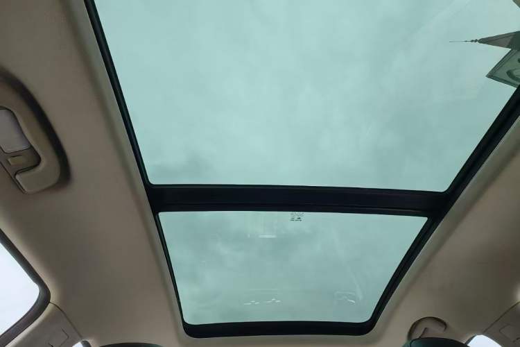 Used Roewe RX5 2020 PLUS 300TGI Automatic Ali National Style Luxury Edition
