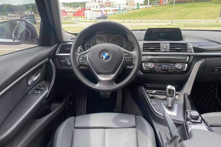 Used BMW 3 Series 2018 320Li Fashion Model
