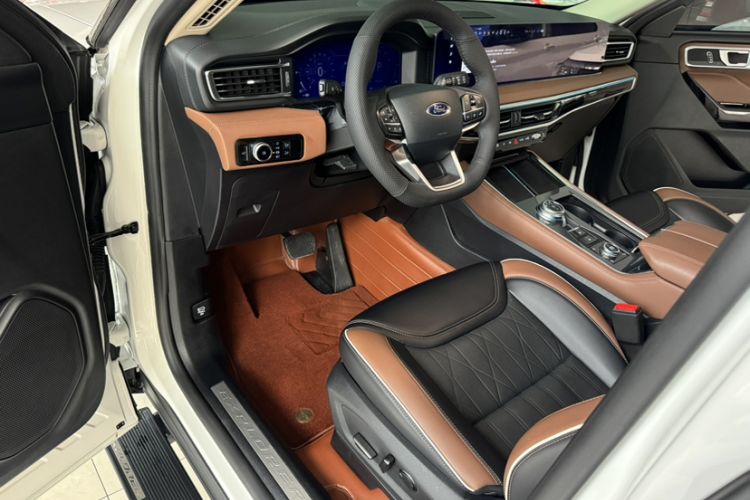 Used Ford Explorer 2023 EcoBoost 285 Four-Wheel Drive Titanium Edition 6 Seats