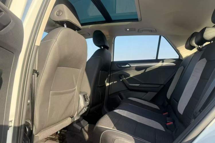 Used Volkswagen T-ROC 2020 230TSI DSG Two-Wheel Drive Advanced Version