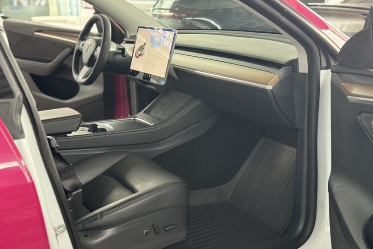 Used Tesla Model Y 2021 Long-Range All-Wheel-Drive Version
