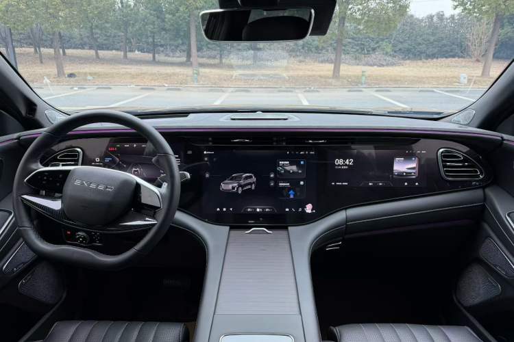 Used  Lanyue 2024 International Version 400T Four-Wheel Drive StarRui 7-Seater