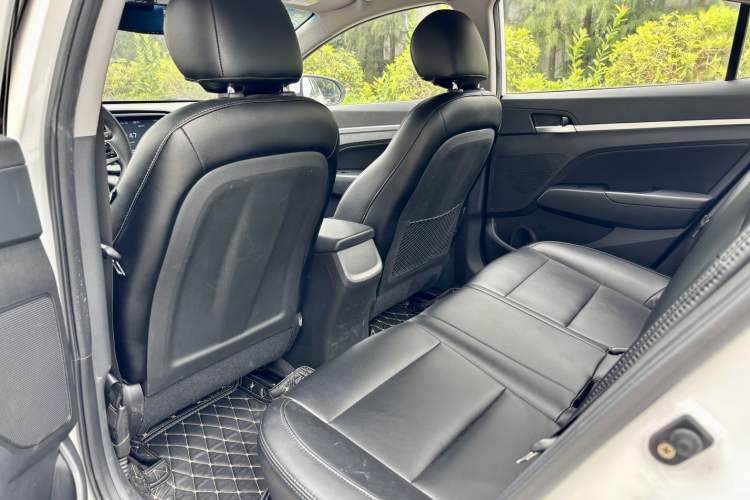 Used Hyundai Elantra 2016 1.6L Automatic ZhiXuan – Elite Version
