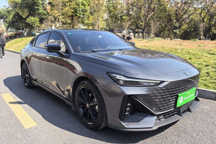 Used Changan UNI-V 2022 1.5T Prestige Version