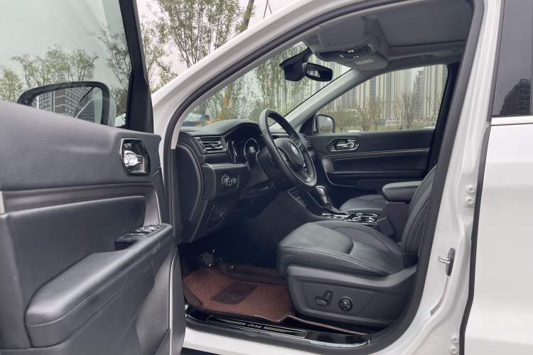 Used  Commander 2018 2.0T Two-Wheel Drive Enjoyment Version China VI Emission Standard
