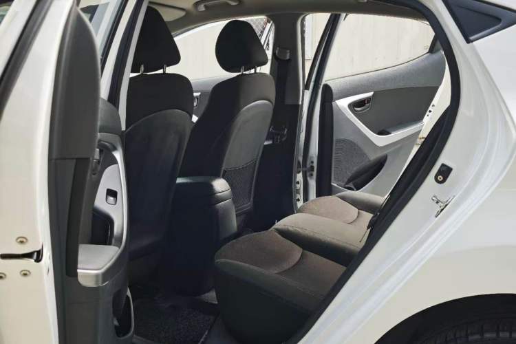 Used Hyundai Elantra (5th Generation / Langdong) 2012 1.6L Automatic Fashion Edition