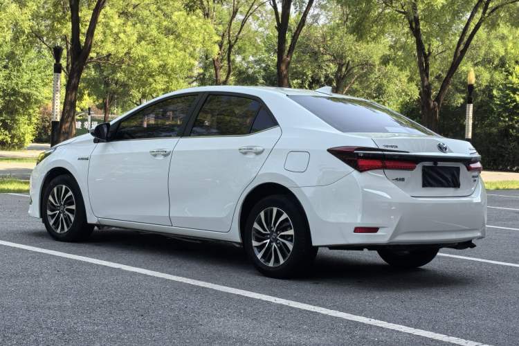 Used Toyota Corolla 2017 Revised Dual-Engine 1.8L E-CVT Leading Edition
