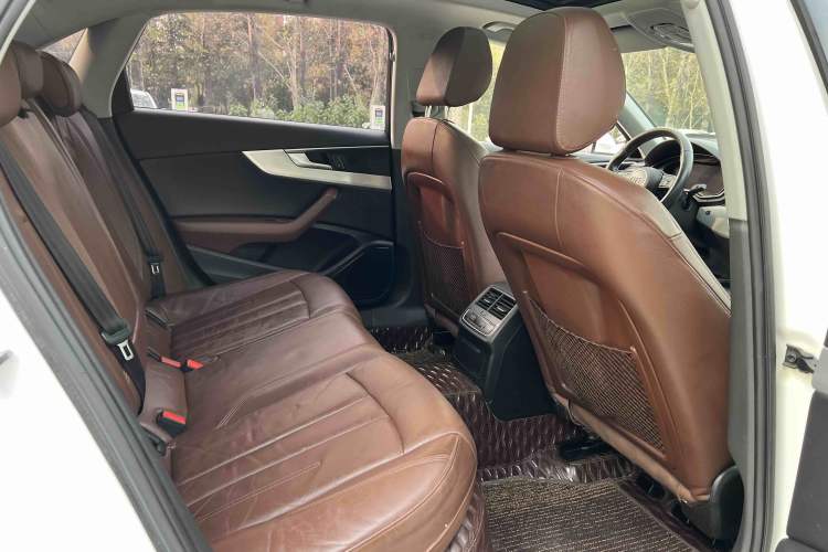 Used Audi A4L 2018 30th Anniversary Edition 40 TFSI Fashion Model
