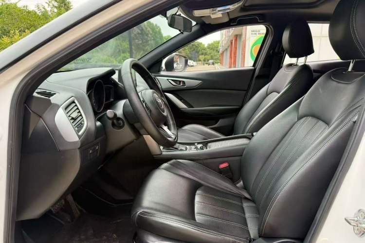 Used Mazda CX-4 2018 2.0L Automatic Two-Wheel Drive Blue Sky Dynamic Version China VI Standard
