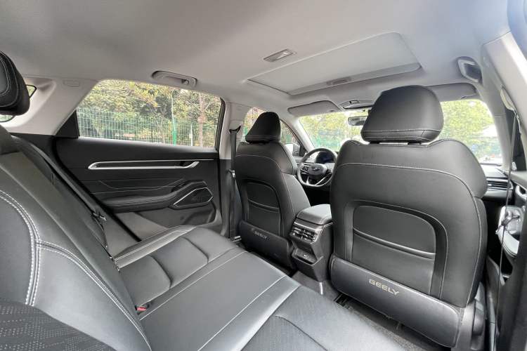 Used Geely Auto Emgrand 2023 4th Generation Champion Edition 1.5L CVT Prestige Model
